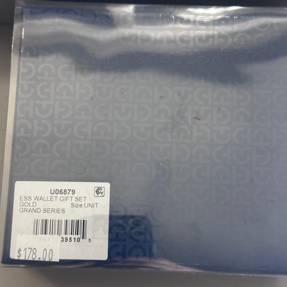 👛Cole Haan Essential Wallet Set in Gold👛 - Picture 4 of 8